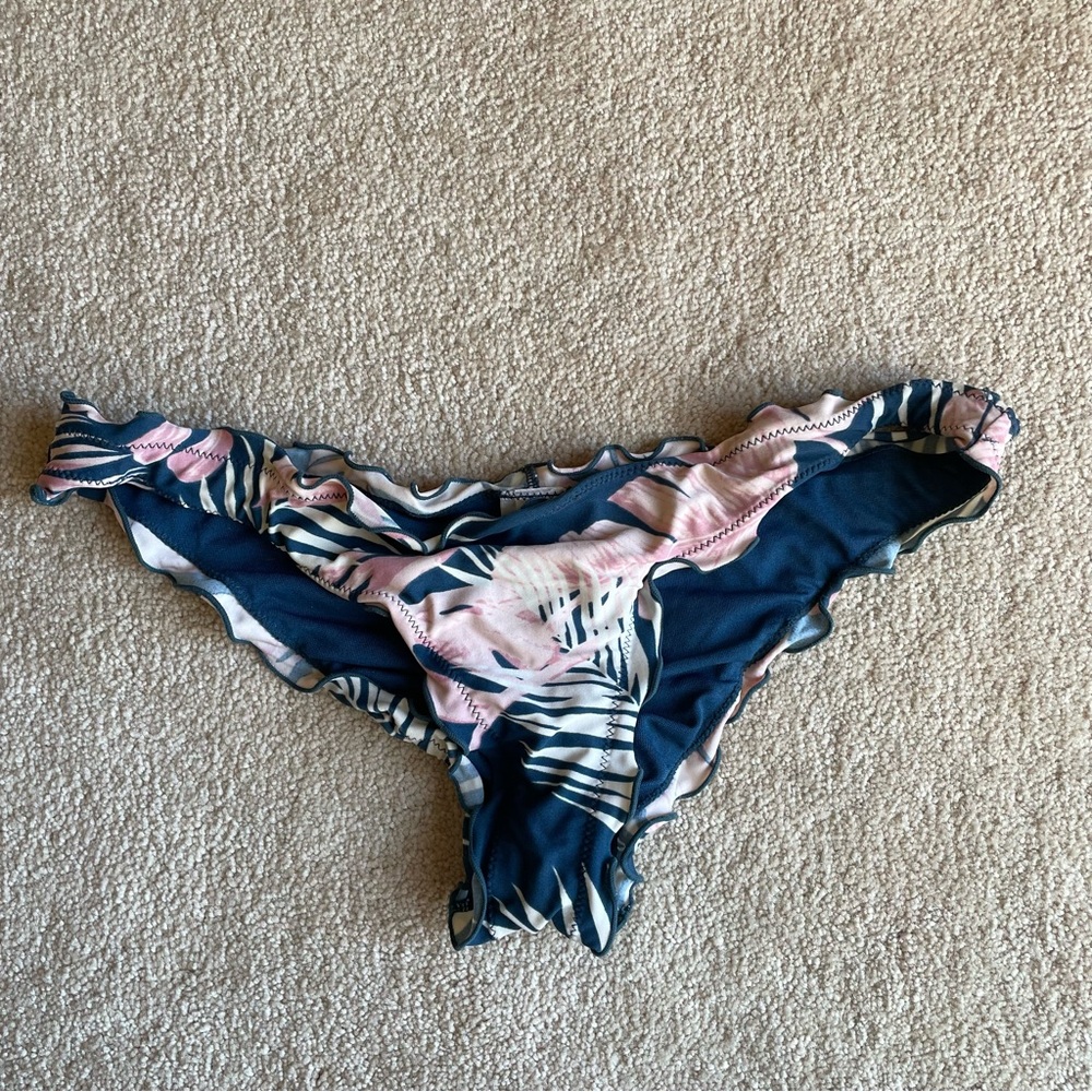 Hula Honey leaves plant printed scrunch bikini bottoms